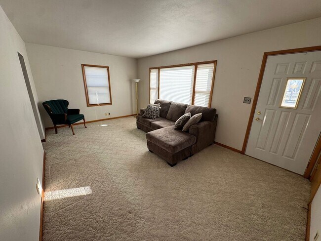 Foto del edificio - Main level house available for rent