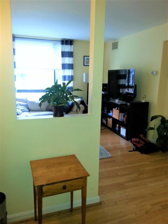 Foto del edificio - 2605 39th St NW