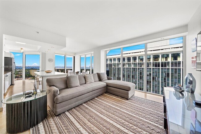 Foto del edificio - 4779 Collins Ave