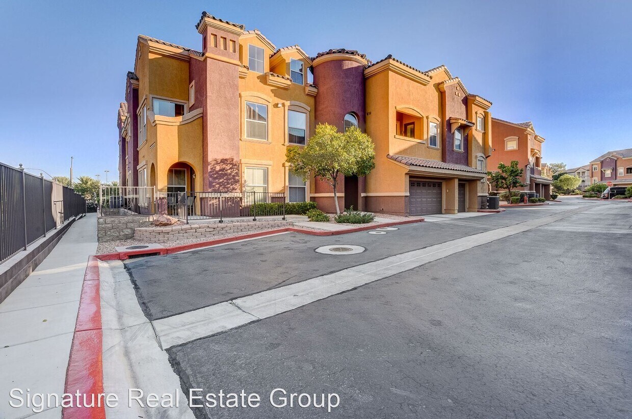 3 br, 3 bath House 3975 N. Hualapai Way Alquileres en Las Vegas