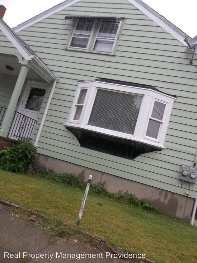 Primary Photo - 2 br, 1 bath Apartment - 19 Amity St.