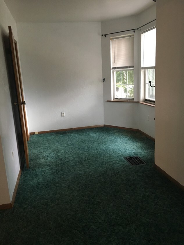 Building Photo - 618 Tingley Ave