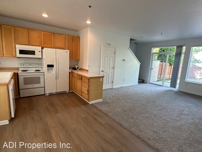 Foto del edificio - 3 br, 2 bath House - 8699 NE Hyde Park Ln.