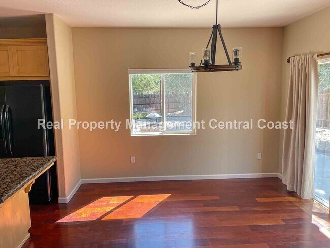 Foto del edificio - LEASE PENDING - Spacious Paso Robles Home ...