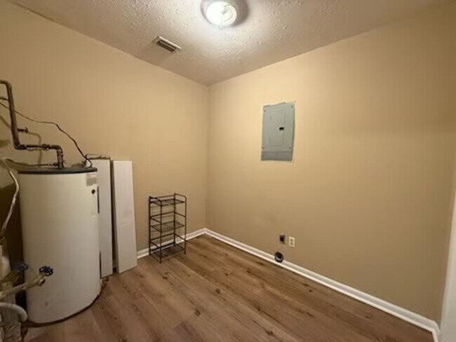 Foto del edificio - 616 Ashland Dr