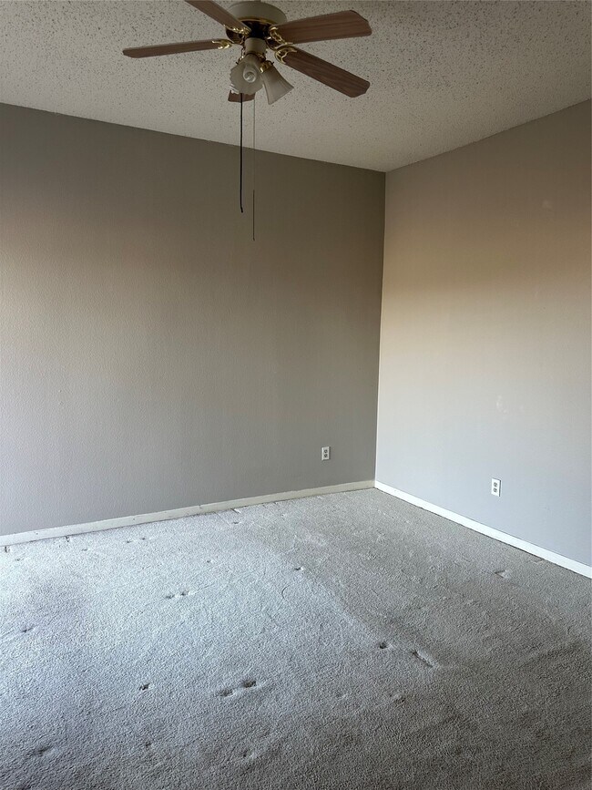 Building Photo - 10104 Waterstone Dr