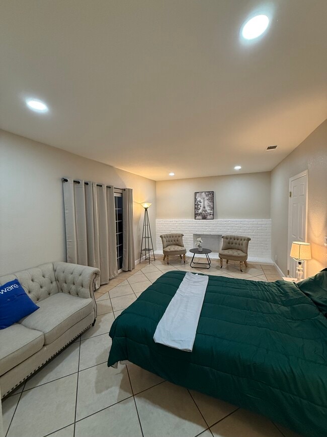 Foto del edificio - 3334 Dias Dr