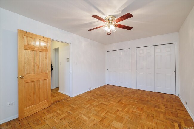 Building Photo - 86-11 151st Ave