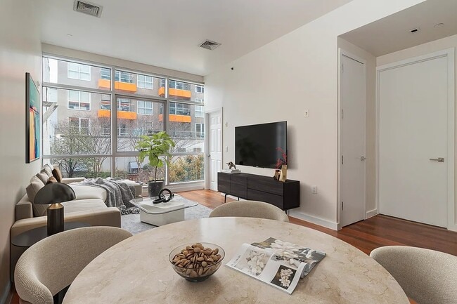 Building Photo - 162 N 12th St