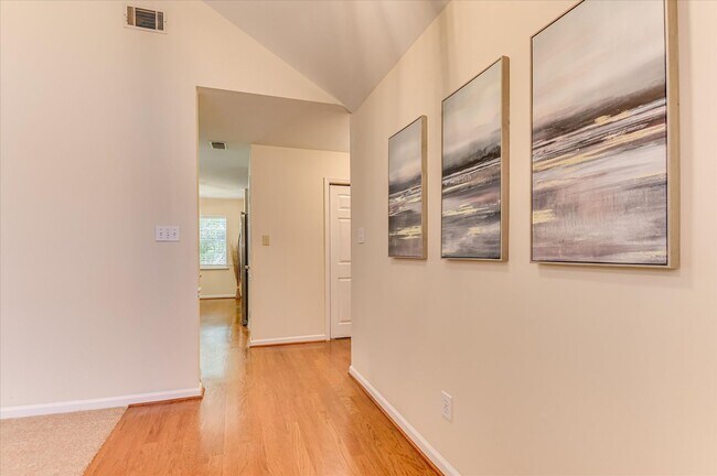 Foto del edificio - 4655 Wellington Ct