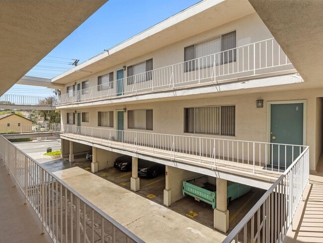 Building Photo - West View Apartments