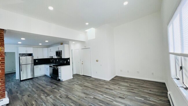 Open Floor Plan, with skylight - 5406 Kennedy Blvd W