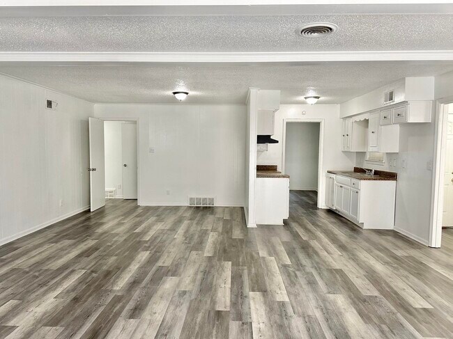 Foto del edificio - 4209 Camelot Ave