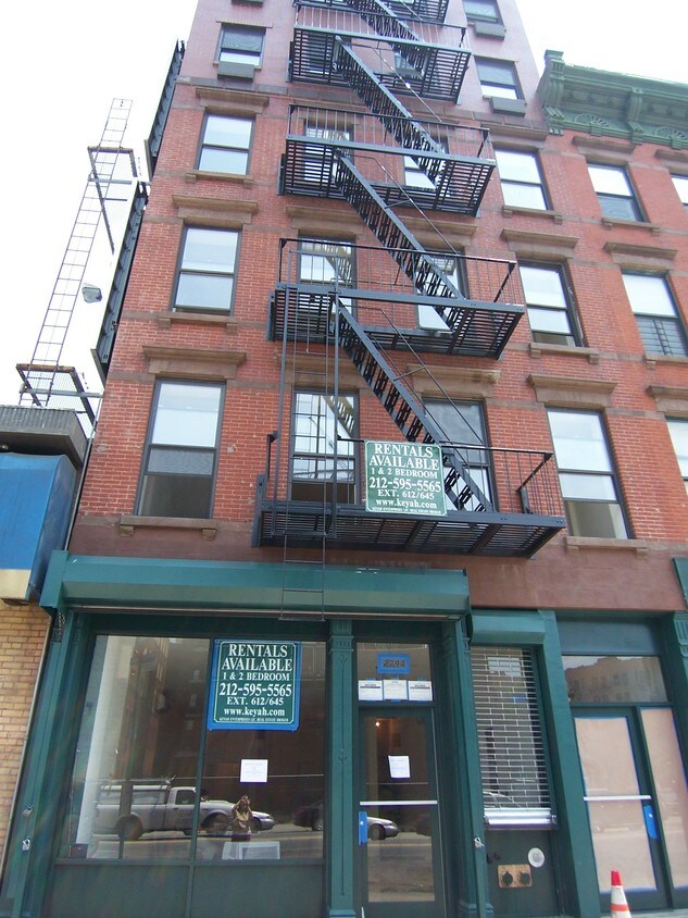 Foto principal - 2294 Frederick Douglass Blvd
