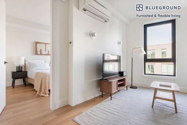 Building Photo - 130 Hope St