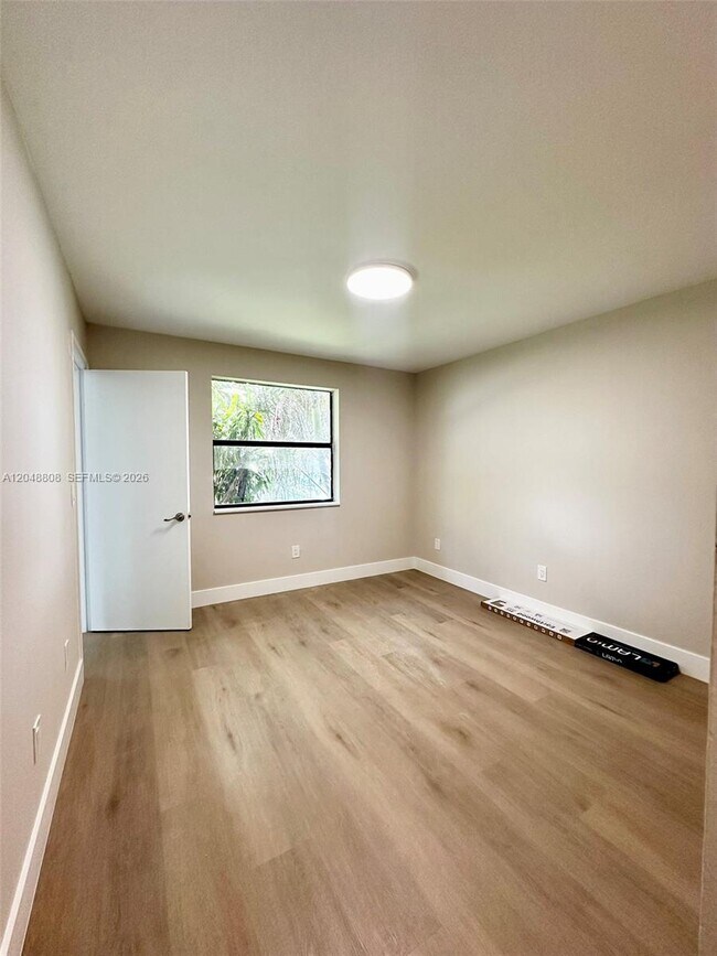 Foto del edificio - 2540 W 67th Pl