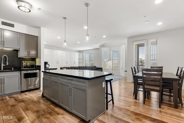 Foto del edificio - 526 S Primrose Ave