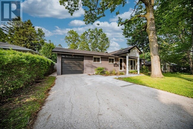 Building Photo - 1277 Gainsborough Dr