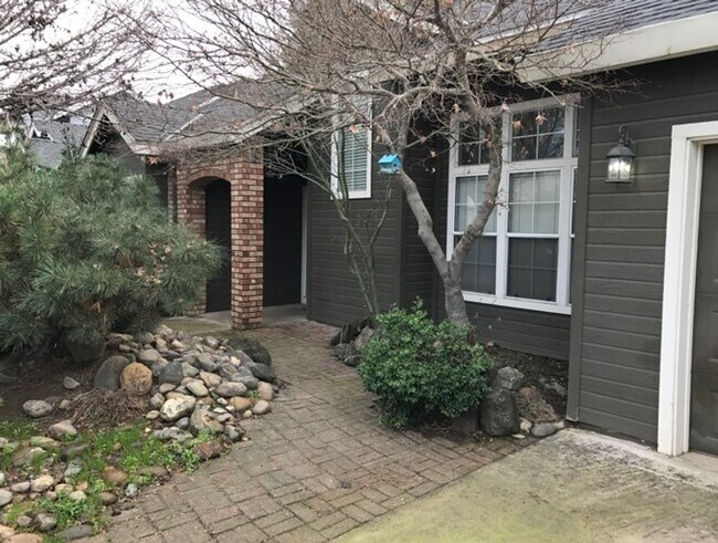 Foto del edificio - 2704 Snyder Ave