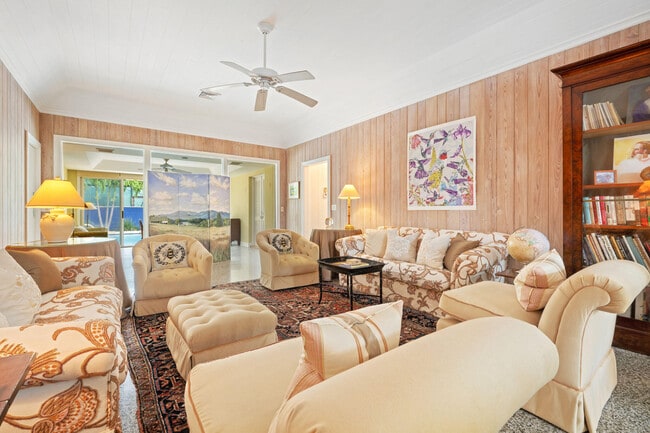 Building Photo - 353 Seaspray Ave