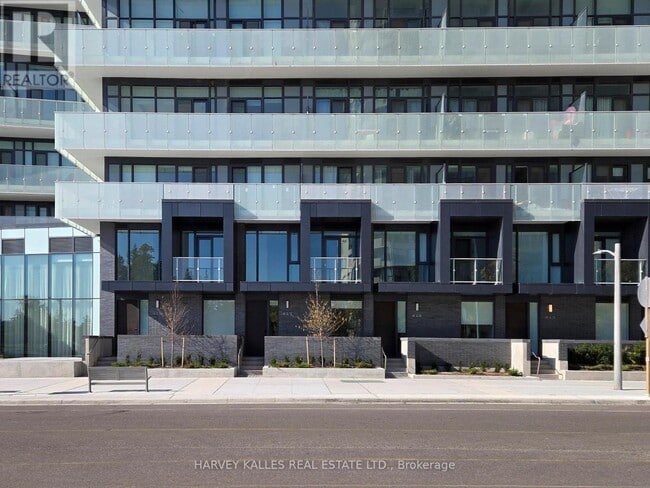 Photo du bâtiment - 3883-3883 Quartz Rd