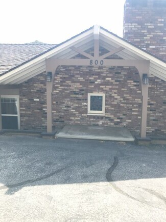 Building Photo - 800 Lake Sherwood Dr