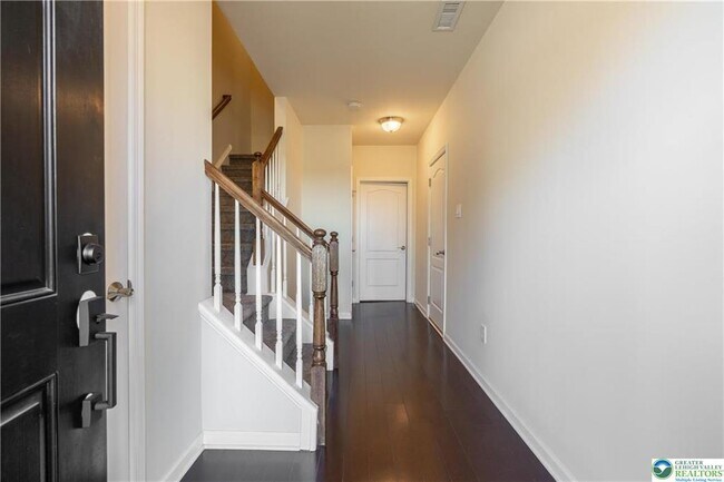 Foto del edificio - 6028 Valley Forge Dr
