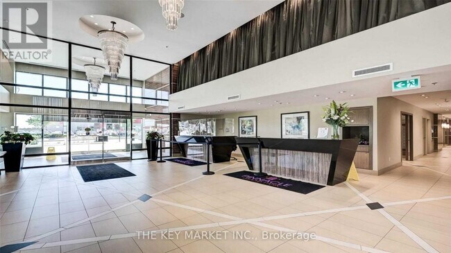 Building Photo - 3985-3985 Grand Park Dr