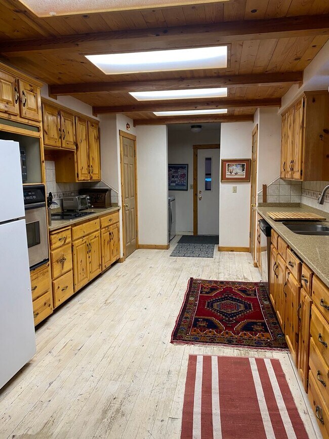 Foto del edificio - 578 W 5500 S