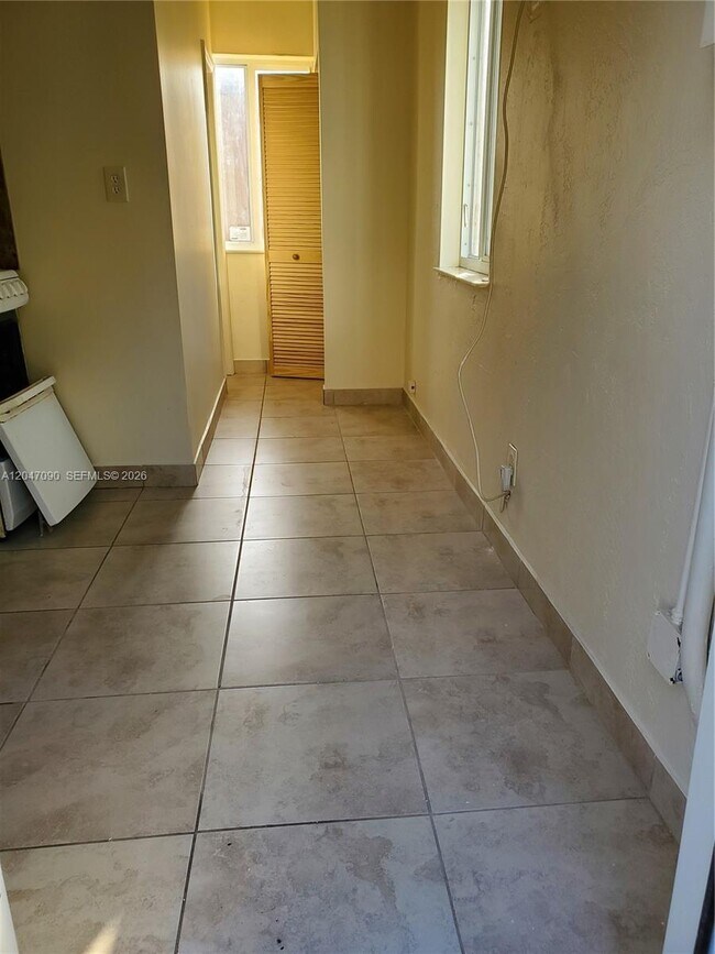 Foto del edificio - 13770 NE 20th Pl