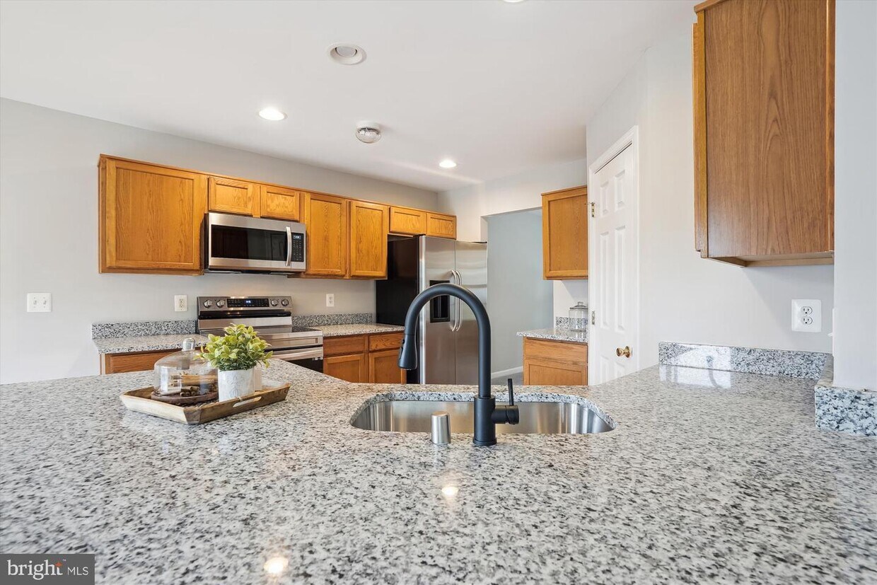 Foto principal - 2024 Chestnut Dr.