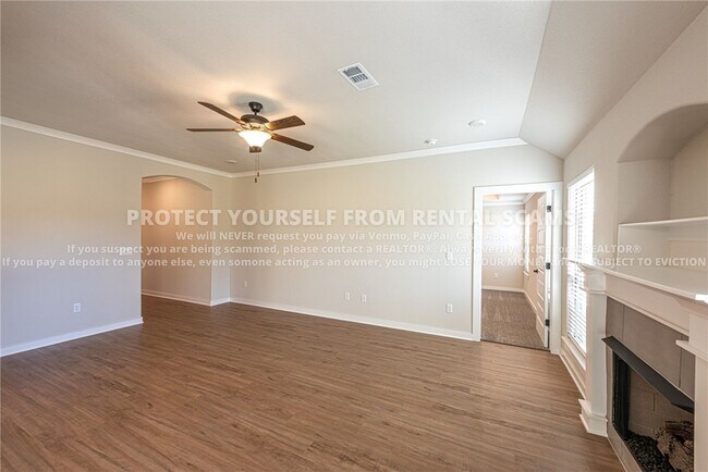 Foto del edificio - 4491 W Newton Ave