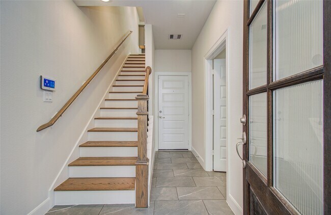 Building Photo - 2810 Grand Fountains Dr