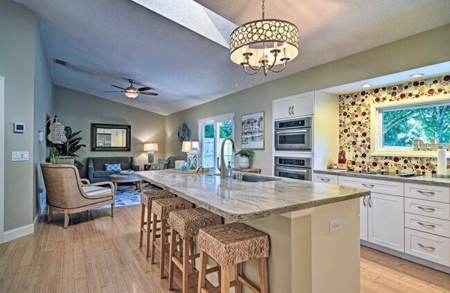 Building Photo - 812 Bentwood Ct