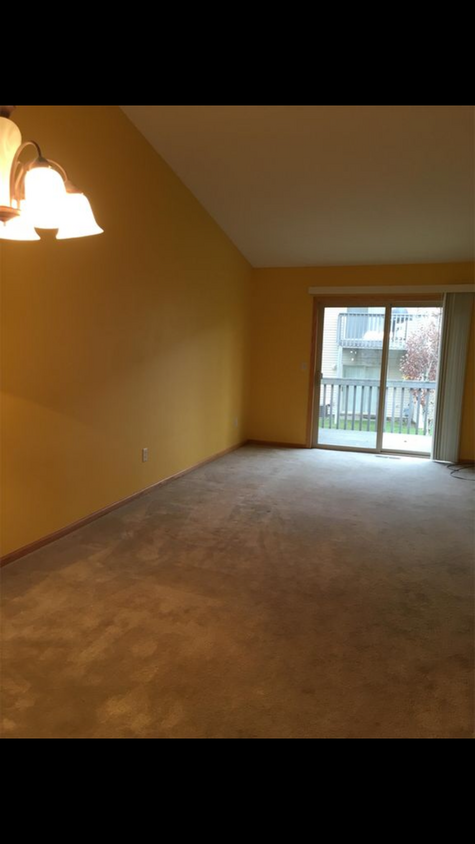 Foto principal - Spacious 2 Bedroom Town Home for Rent, Qui...