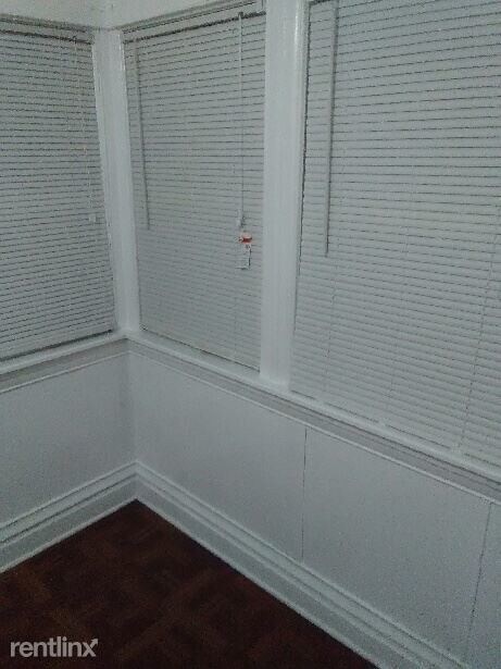 Building Photo - Studio, 1 bath Triplex - 813 Baker St. 3C