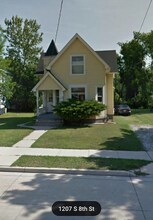 Building Photo - 1207 S 8th St