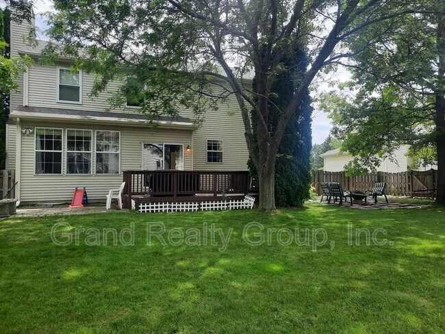 Foto del edificio - 2740 Delaware Ln