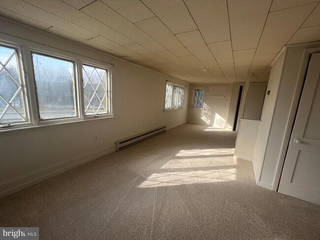 Building Photo - 321 N Pottstown Pike