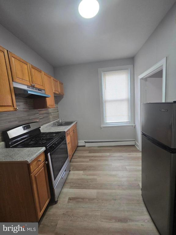 Building Photo - 5526 N Mascher St