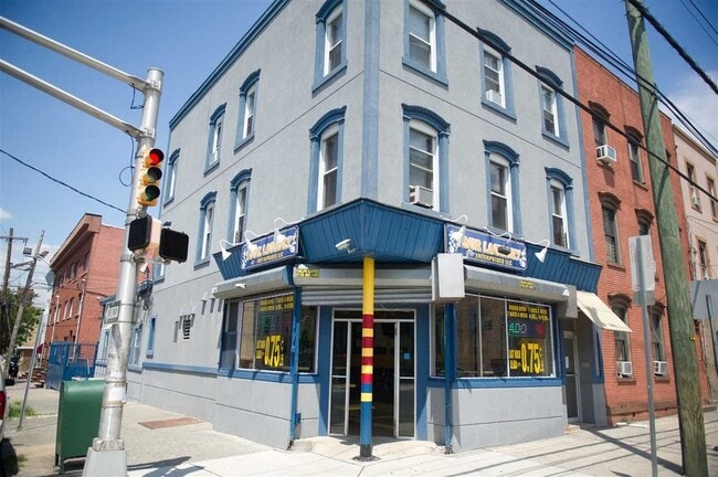 Great JC Heights location. - 499 Palisade Ave