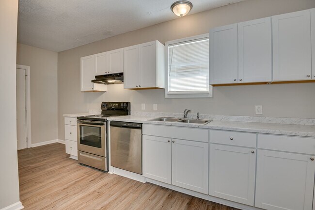 Foto del edificio - Charming 2-Bed with Spacious Living - PET ...