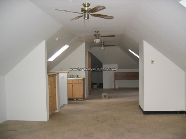 Building Photo - 55-57 Hillside Unit 3