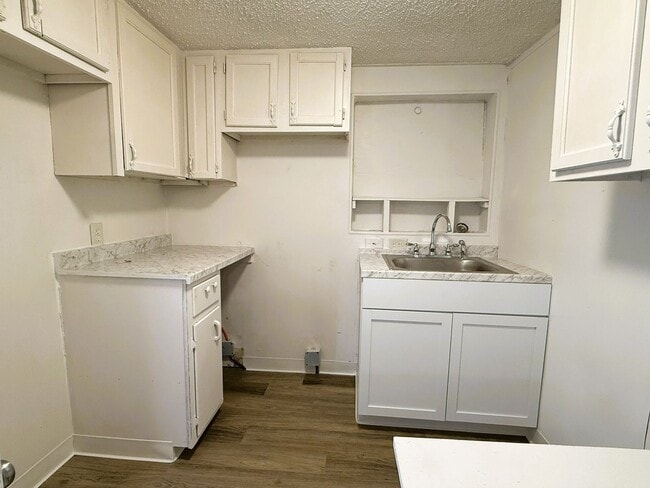 Building Photo - Remodels Private Studio