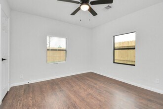 Building Photo - 262 De Boll St