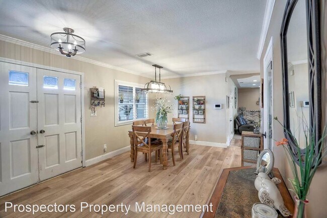 Foto del edificio - 3 br, 2 bath House - 1210 San Miguel St