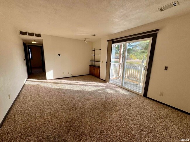 Building Photo - 1299 48th Ave