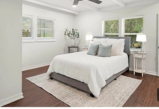 Foto del edificio - 904 Pine St