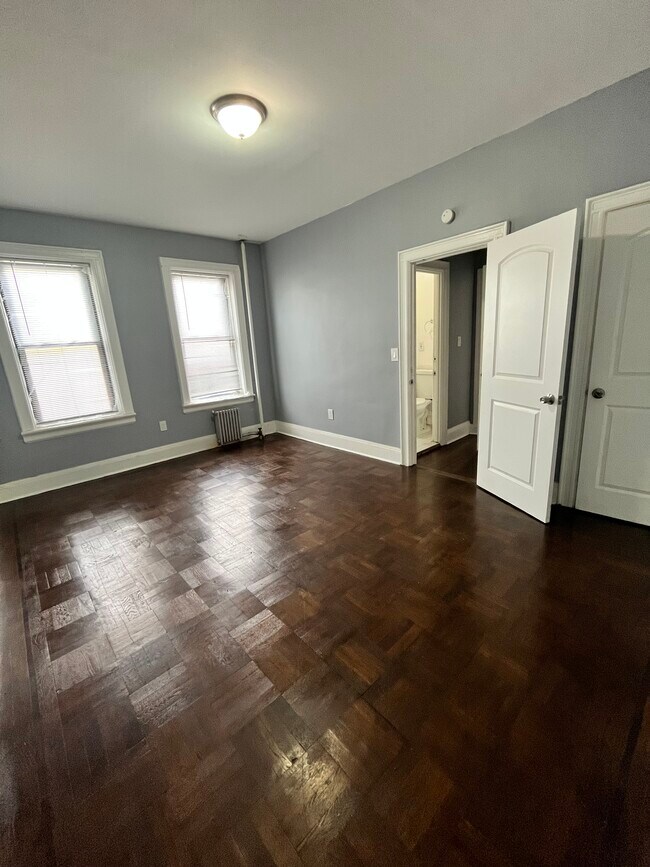 92-94 W 34th St 7B - 93 W 34th St
