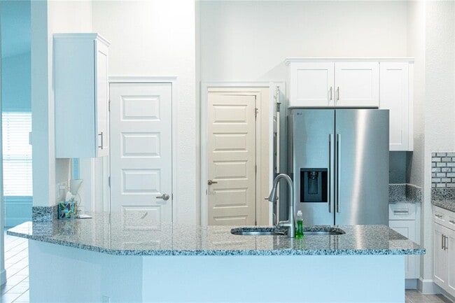 Building Photo - 2680 Averland Lp